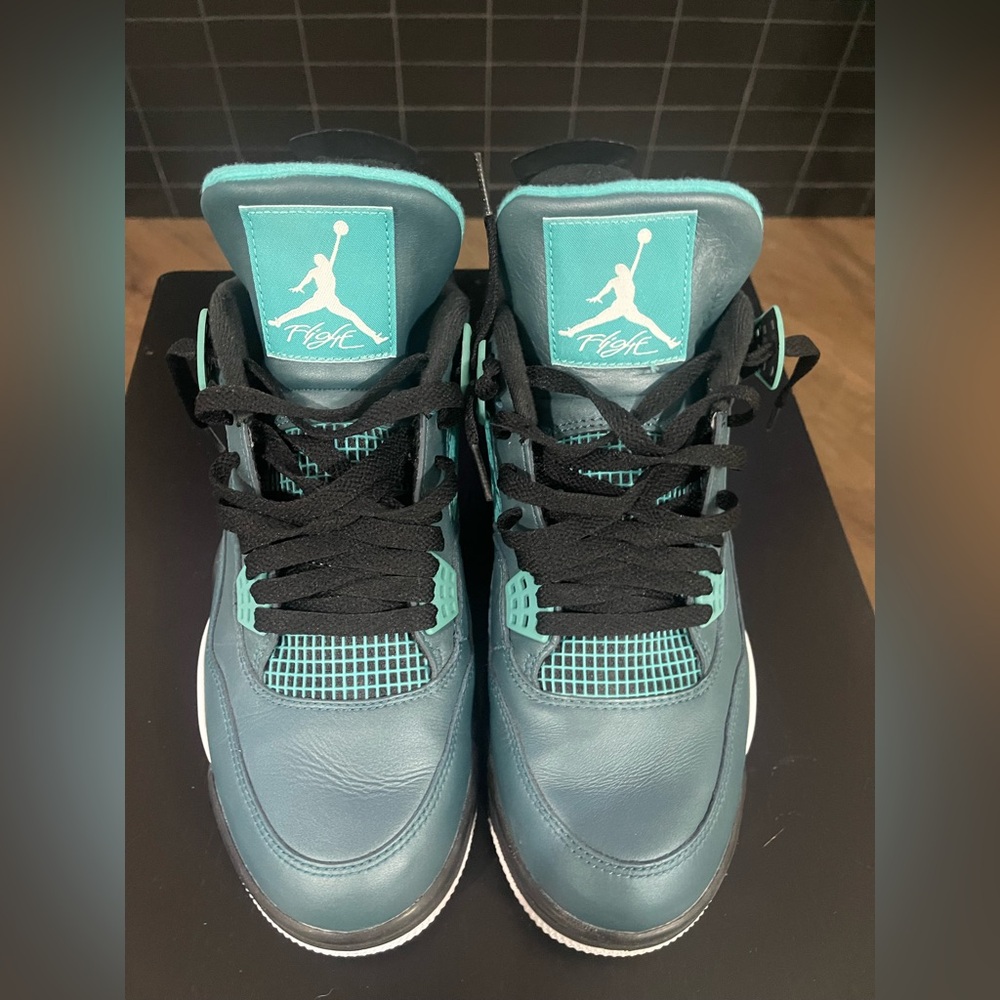 Air Jordan 4 retro Teal & Black Sneakers - size 11M